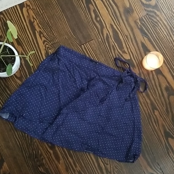 😎 2 for $17😎 Forever 21 polkadot wrap skirt navy blue - Picture 4 of 12